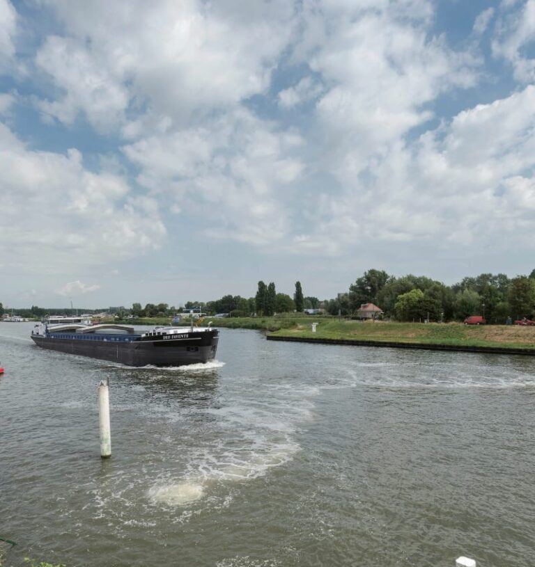 Zoutgehalte Amsterdam-Rijnkanaal neemt toe maar Rijkswaterstaat zet bellenscherm nog niet aan