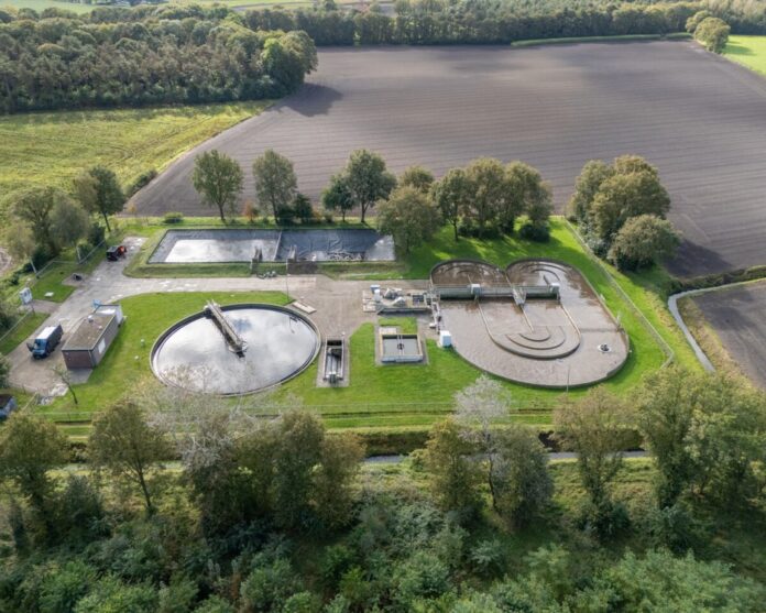 Foto: de nieuwe rwzi Baarle-Nassau komt op de plek van de huidige rwzi (waterschap BD). Foto: de nieuwe rwzi Baarle-Nassau komt op de plek van de huidige rwzi (waterschap BD).